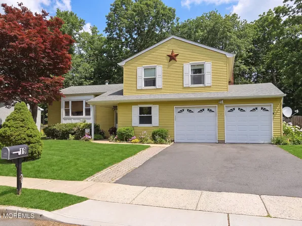 19 Colonial Court, Howell, NJ 07731