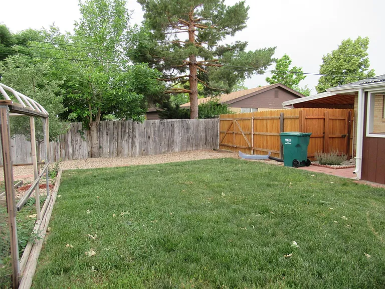 6678 S Logan St — Photo 11