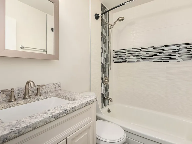 Cordova Apartments — Photo 19