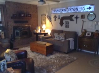 300 Shoshone St, Comanche, TX 76442