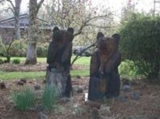 8947 Olney Park Dr, Redding, CA 96001