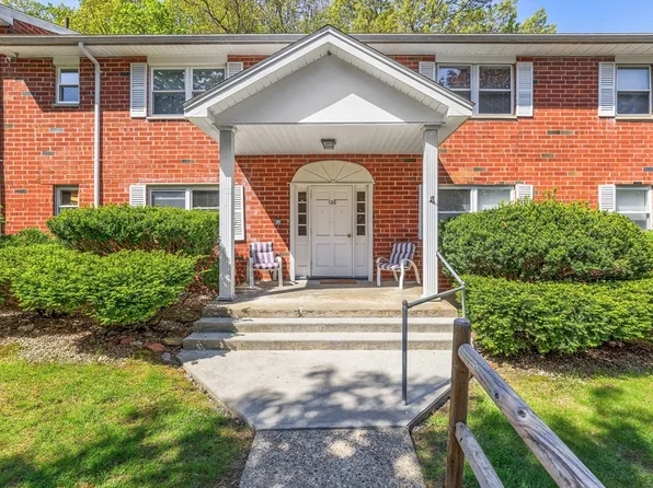 120 Litchfield Pines Dr APT A, Leominster, MA 01453