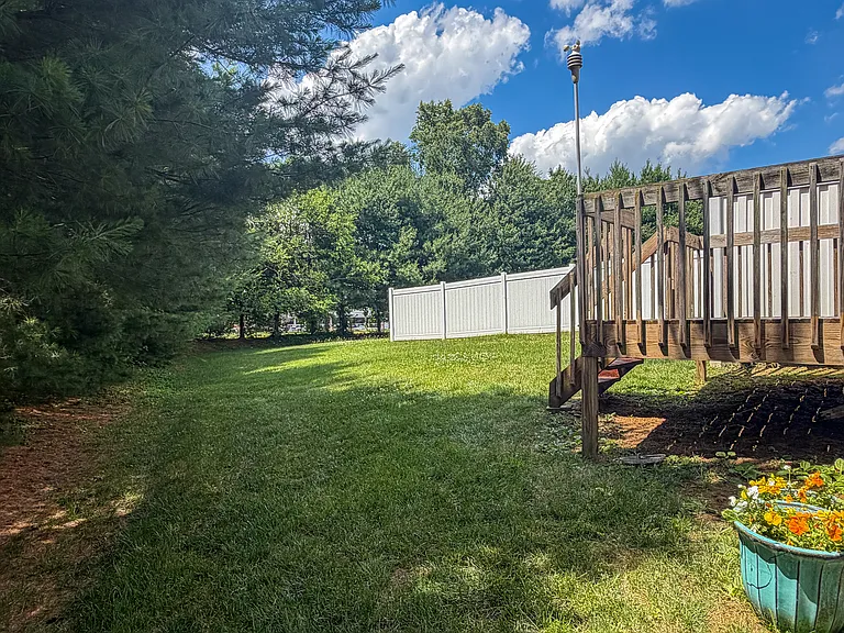 101 Wheatstone Ln — Photo 22