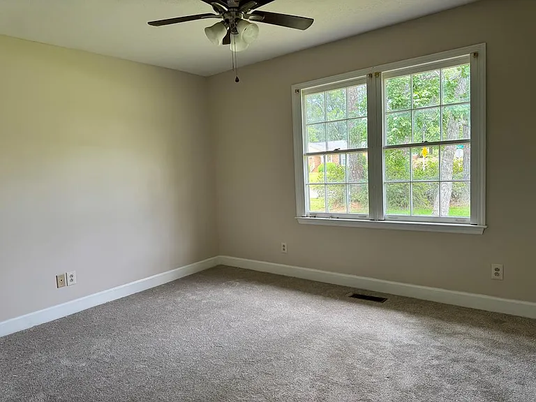 2714 Pine Manor Ln — Photo 9