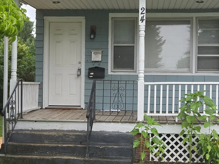 24 W Maltbie Ave #2 — Photo 2