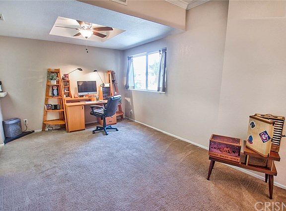 5th image of 10926 Moorpark St APT 3