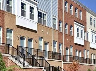 428 Giordano Ave, Parlin, NJ 08859