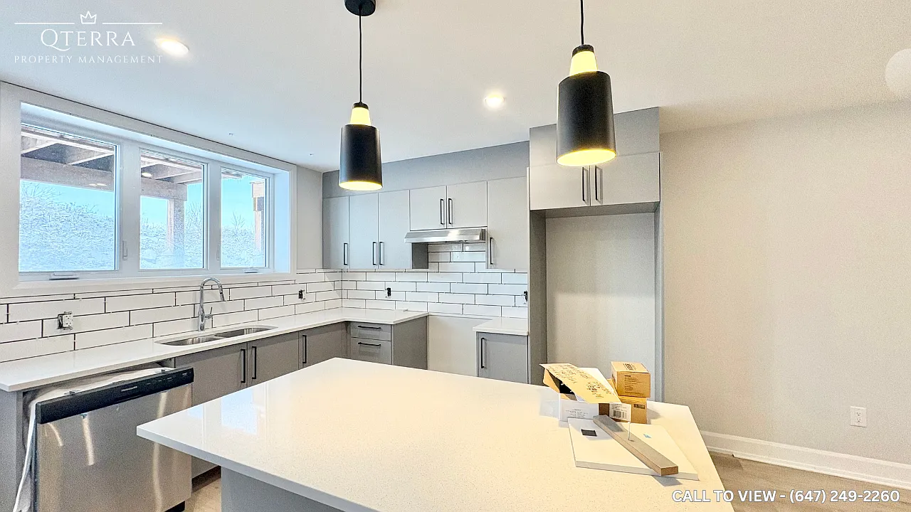 2 Walton St, Cornwall, Ontario K6H 0J2 — Photo 1