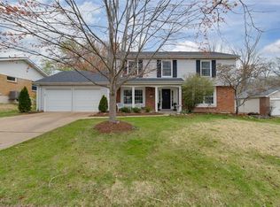 2026 Parasol Dr, Chesterfield, MO 63017