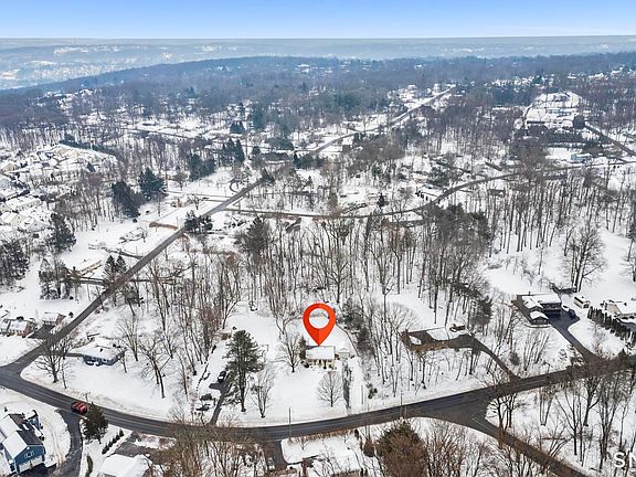 4th image of 151 Great Hill Road