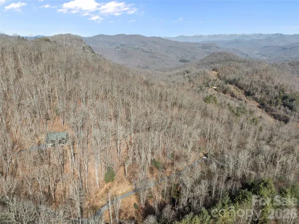 1 Bridgestone Dr, Glenville, NC 28736