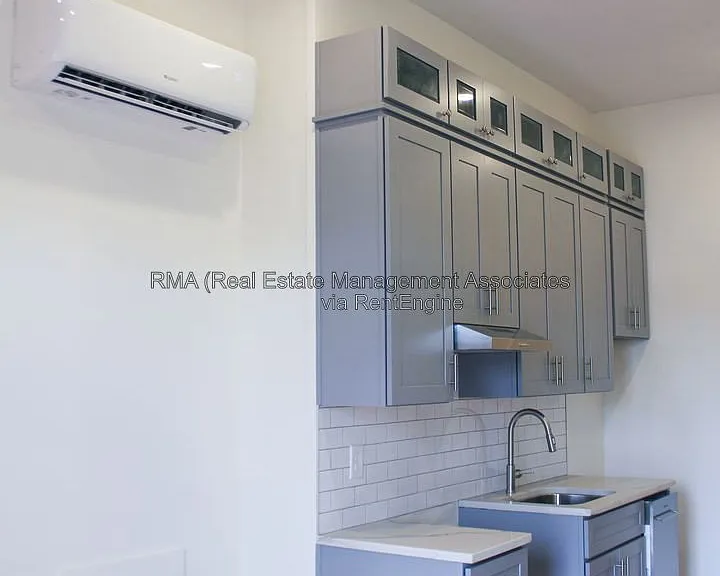 4 Zebulon St #2D — Photo 2