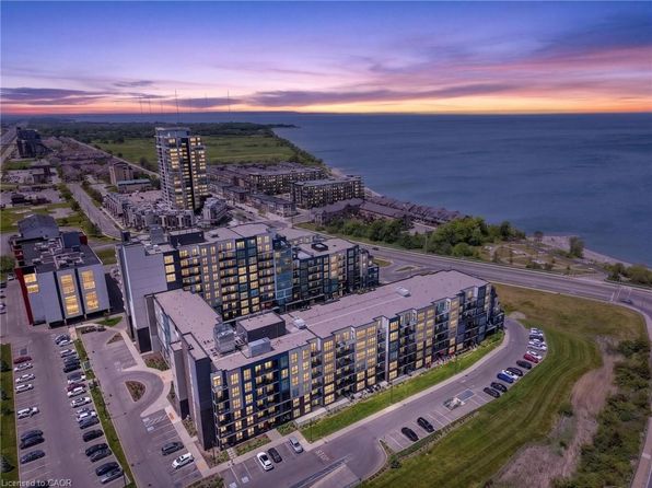 16 Concord Pl #548, Grimsby, ON L3M 0J1