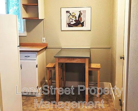 4th image of 3140 NW Grant Ave