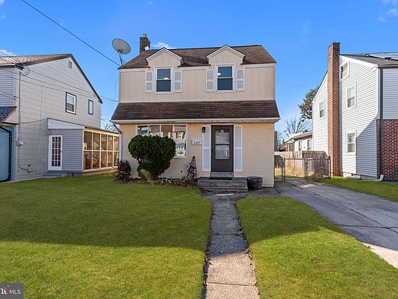 2nd image of 2217 Hollinshed Ave