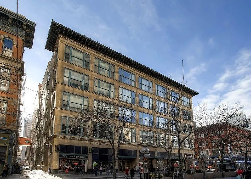 Neusteters Building