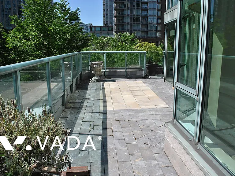 888 Hamilton St #203 — Photo 8