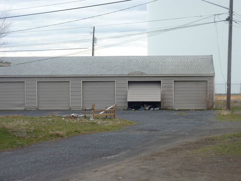 2nd image of 1004 Lowry St