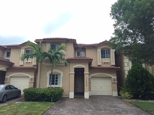 1st image of 11465 NW 71st St