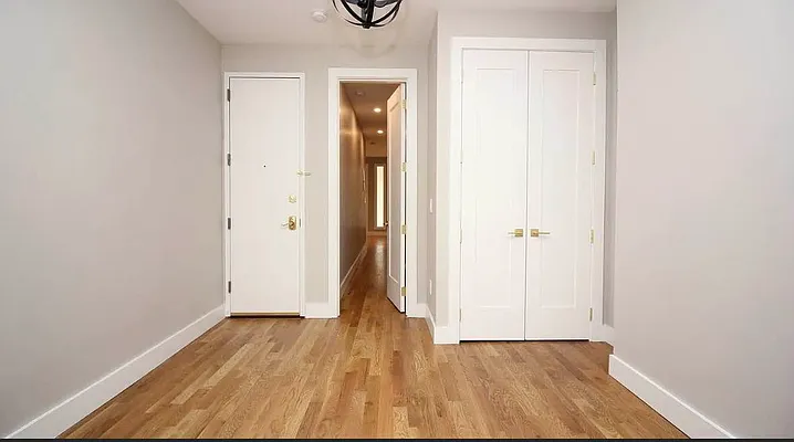 Rented by Space Link Realty | media 14