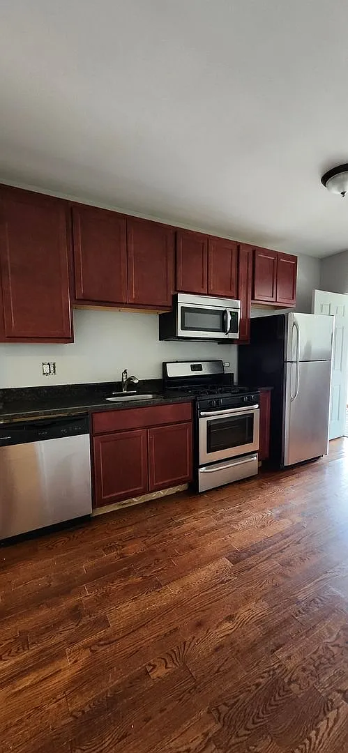 4633 Lawndale ALB — Photo 2