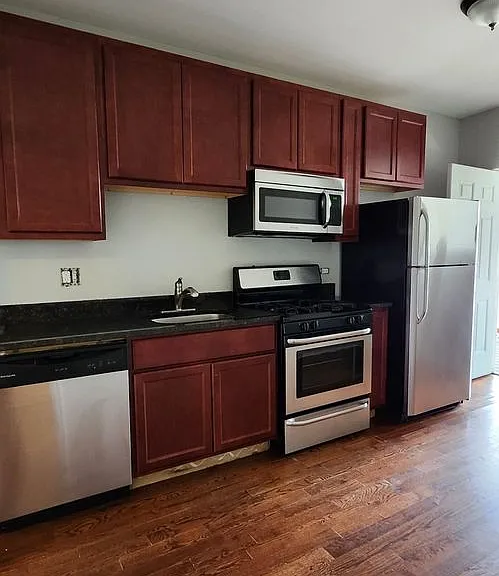 4633 Lawndale ALB — Photo 2
