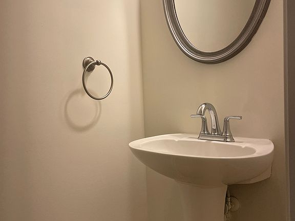 5th image of 1919 Dilcrest Dr #1919