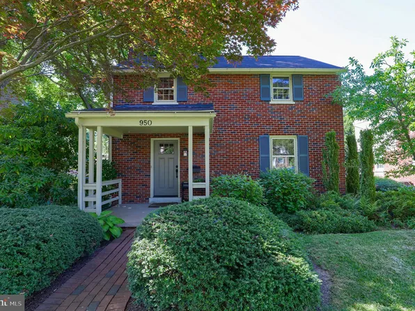 950 Salisbury Ct, Lancaster, PA 17601