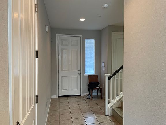 4th image of 107 Belle Harbor Cir