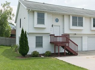 2150 10th St, Coralville, IA 52241