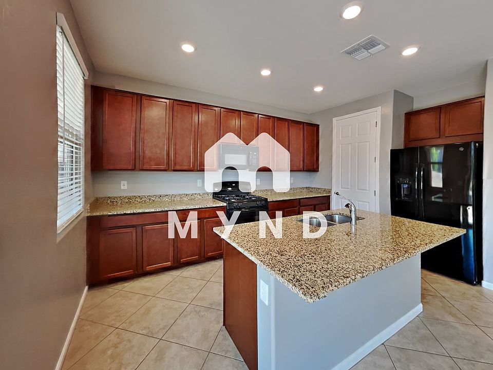 1st image of 953 W Calle Tronco Seco