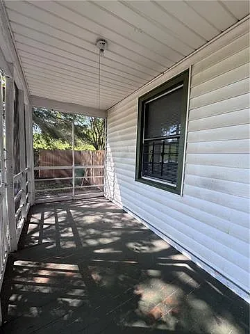 2 bed, 1.0 bath, 950 sqft, $1,550 — Photo 2