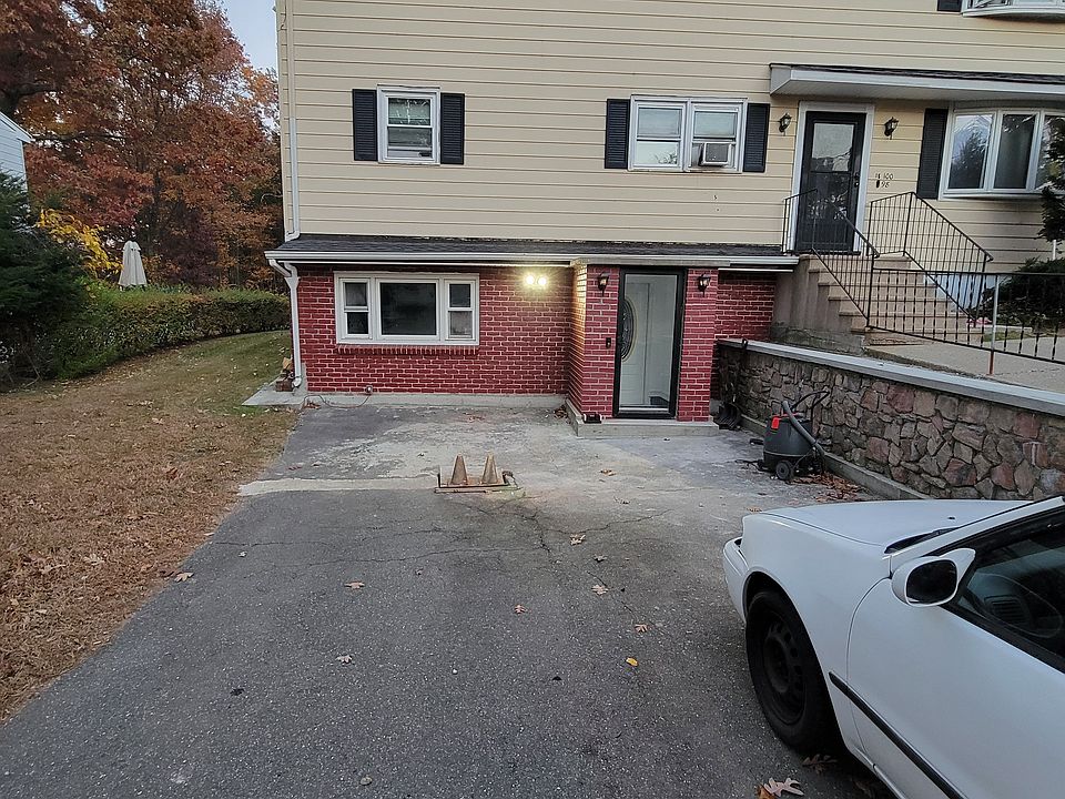 1st image of 98-100 Hartley Dr #1B