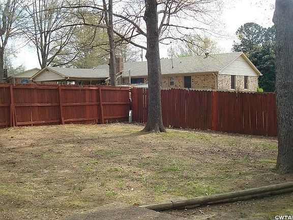 2nd image of 46 Trailwood Dr