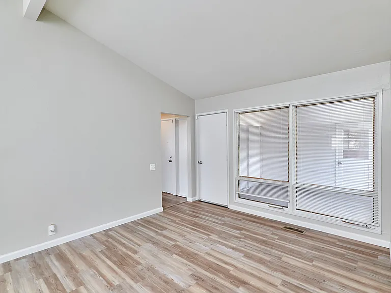 1495 Tremont Dr — Photo 10
