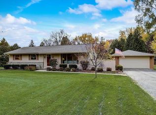 N32W22017 Hill N Dale Cir, Pewaukee, WI 53072