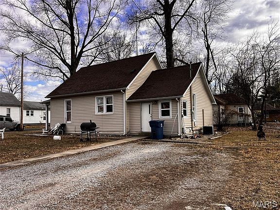 5th image of 1002 S Maple St