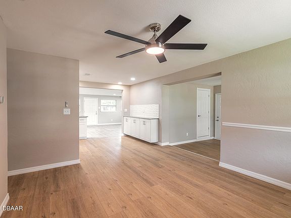 4th image of 1412 Wildrose Ln