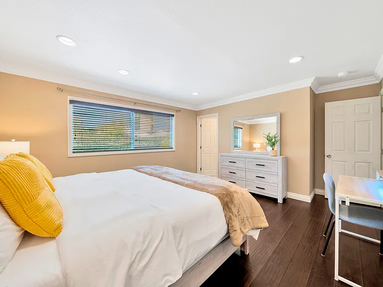 13341 Cromwell Dr — Photo 17