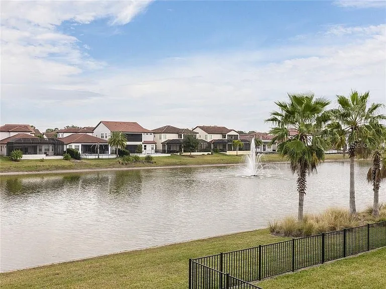 10511 Royal Cypress Way — Photo 34