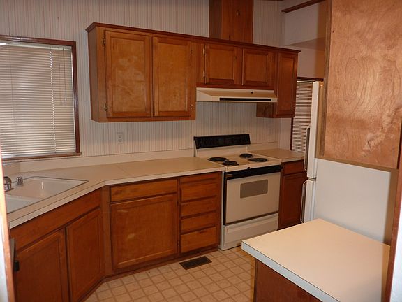 4th image of 5568 Blakely Ave NE