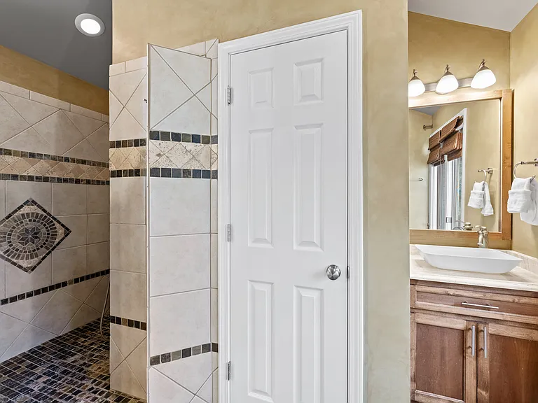 1485 Maloa Way — Photo 18