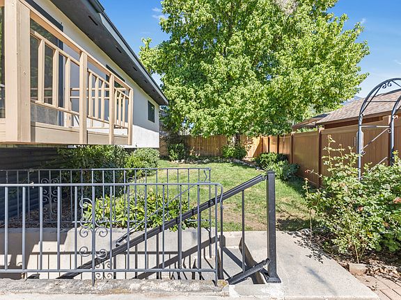 4th image of 2618 E Eastbourne Dr