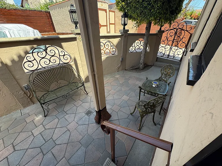 1557 S Genesee Ave #1557 — Photo 7