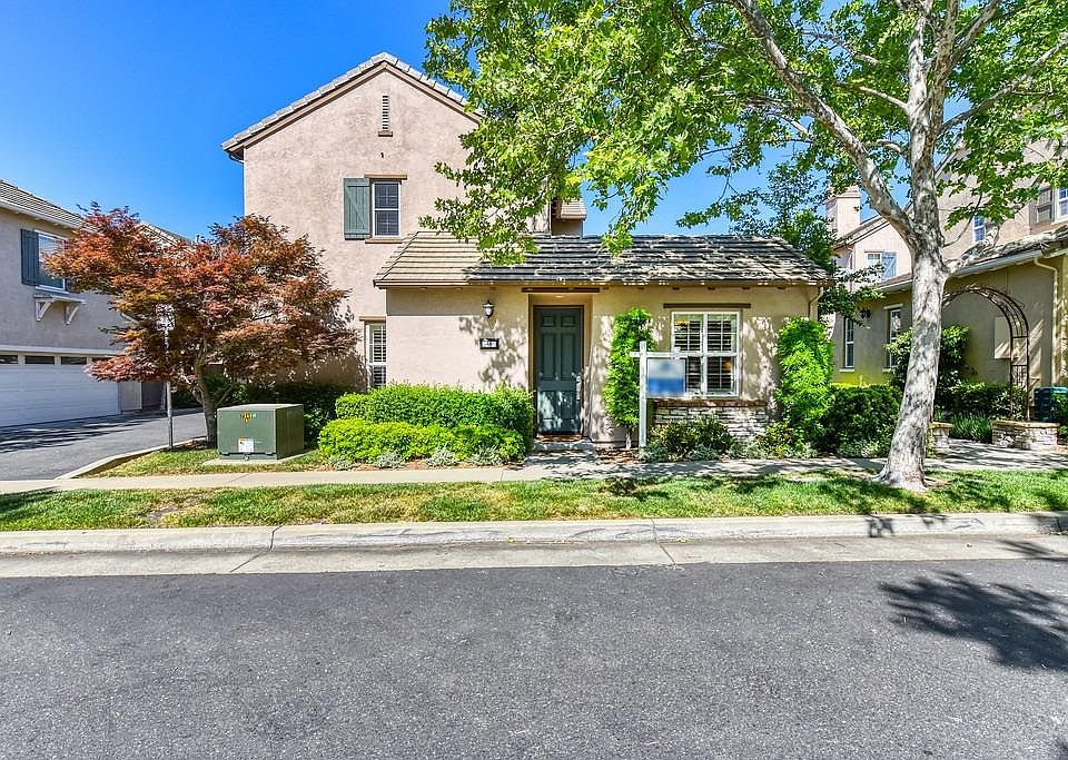 1st image of 48 Villa Gardens Ct #48