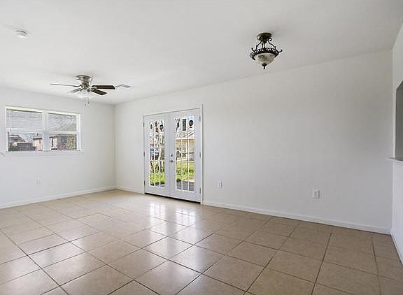 2nd image of 4109 Mithra St