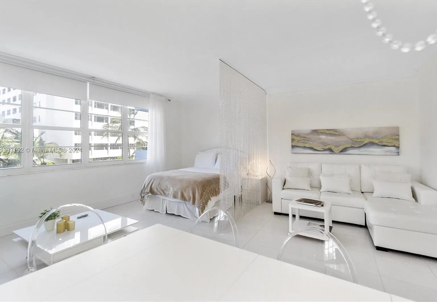The Decoplage Condo — Photo 3
