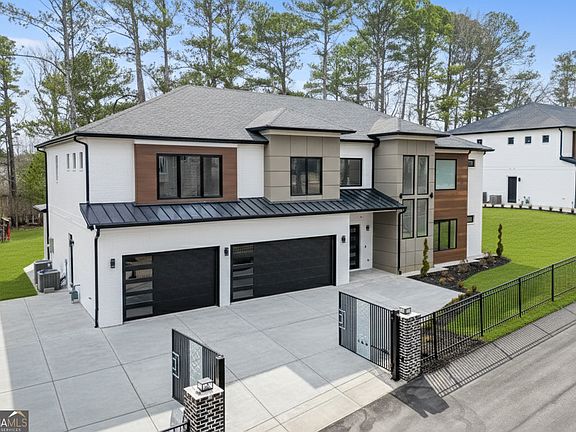 3rd image of 2695 Collins Hill Rd