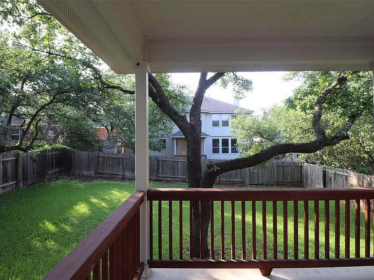 806 Zappa Dr — Photo 15