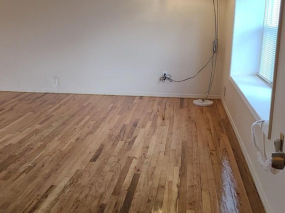 4th image of 16 Rockville Ave #2R